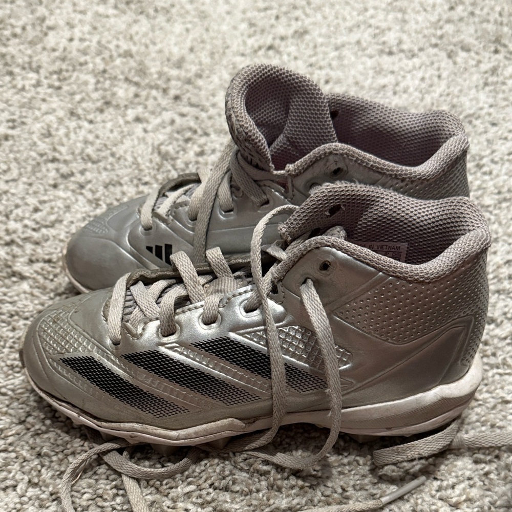 Stylish Kids' Gray Cleats